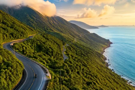 Hai Van Pass: Guía Completa para Cruzarlo en Moto